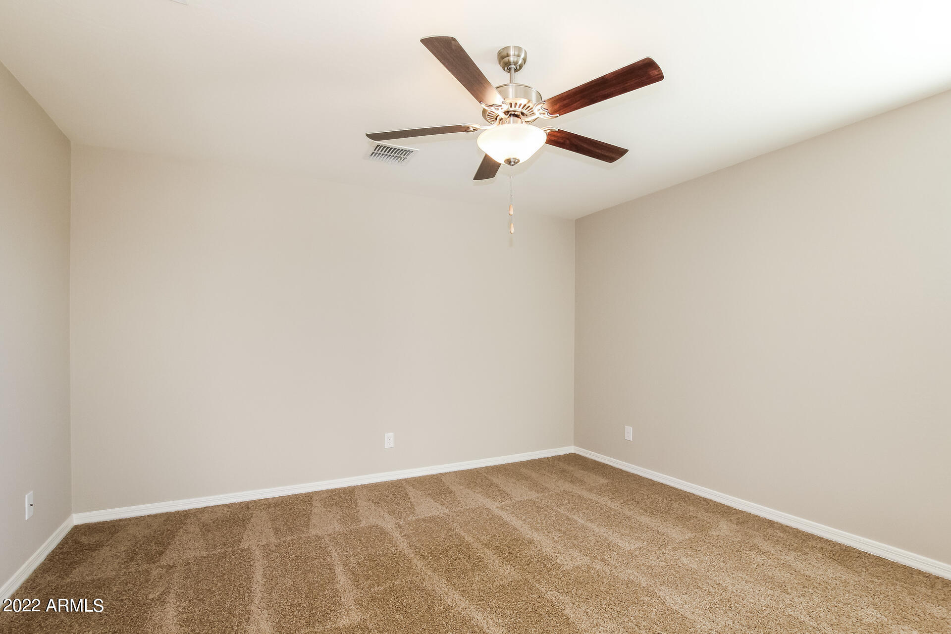 8237 West Odeum Lane Phoenix, AZ 85043 - Photo 8 of 17 009-photo-master-bedroom-7969725