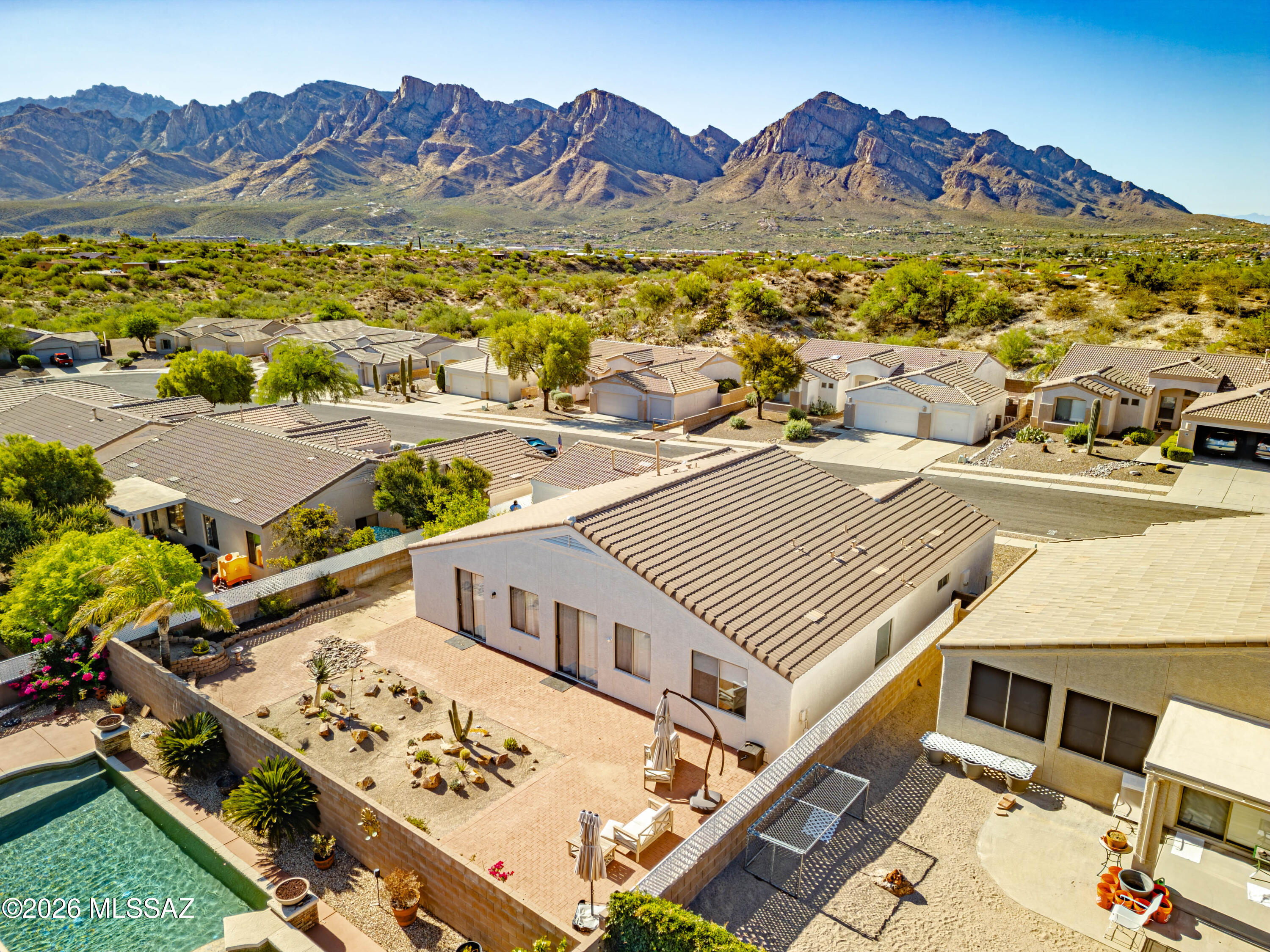 446 West Silvertip Road Tucson, AZ 85737 - Photo 9 of 51 Lovely Mountain Views