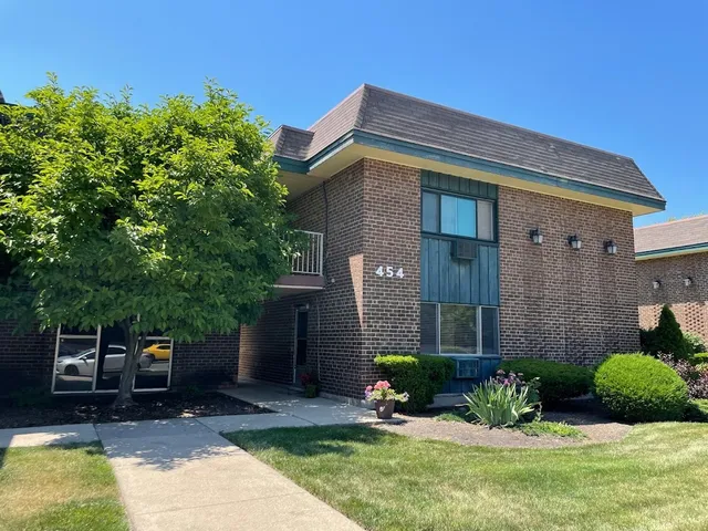$1,950 | 454 Spring Road, Unit 13, Elmhurst, IL 60126