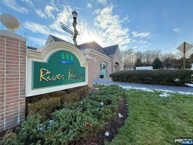 $450,000 | 401 River Place, Butler, NJ 07405
