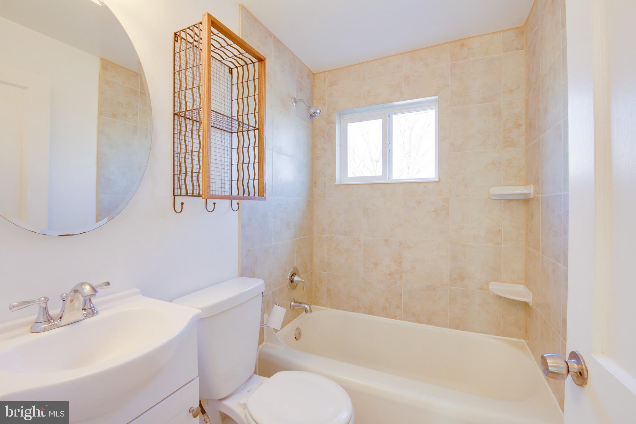 1050 Elm Road Baltimore, MD 21227 - Photo 16 of 32