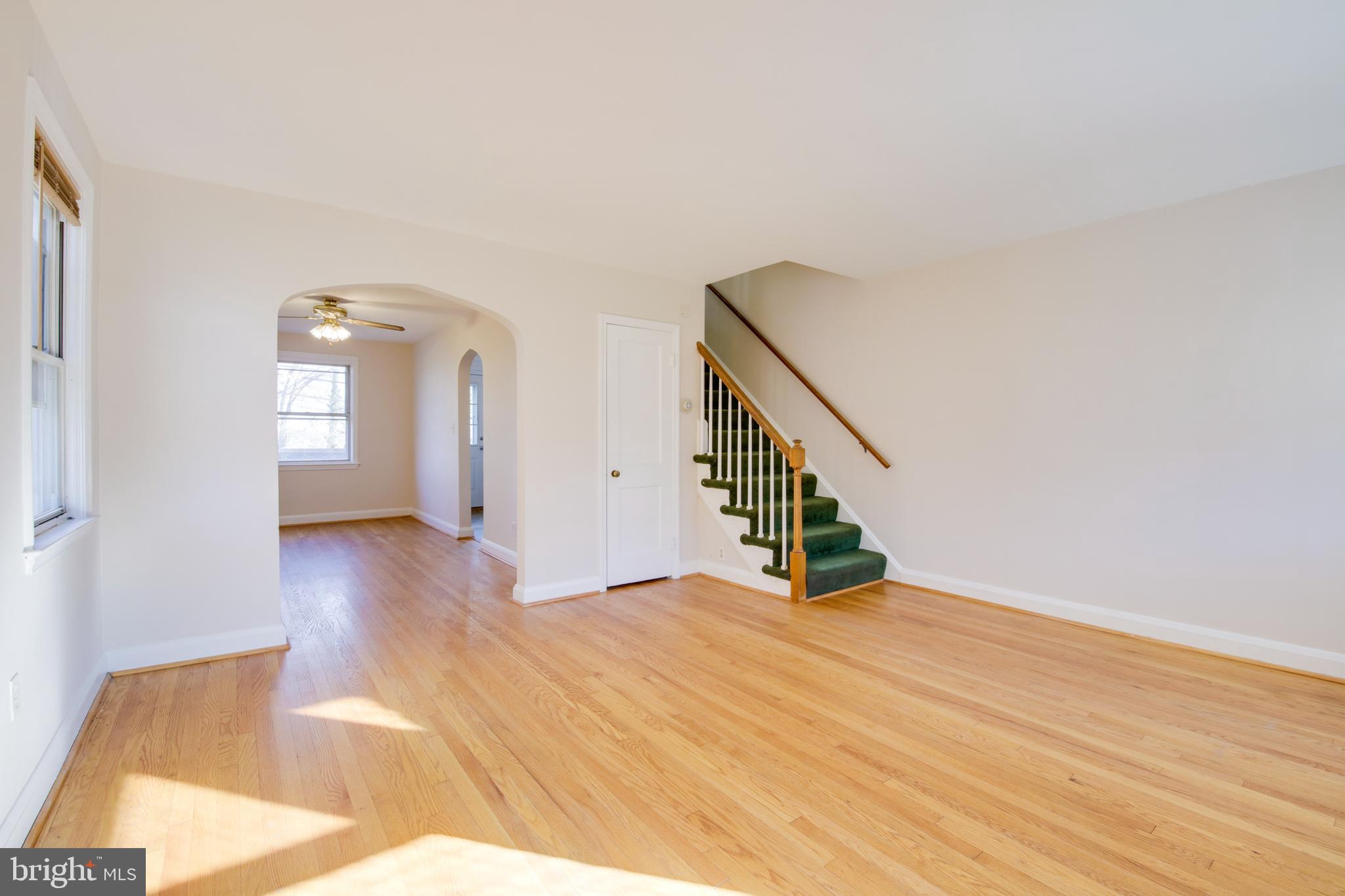 1050 Elm Road Baltimore, MD 21227 - Photo 4 of 32