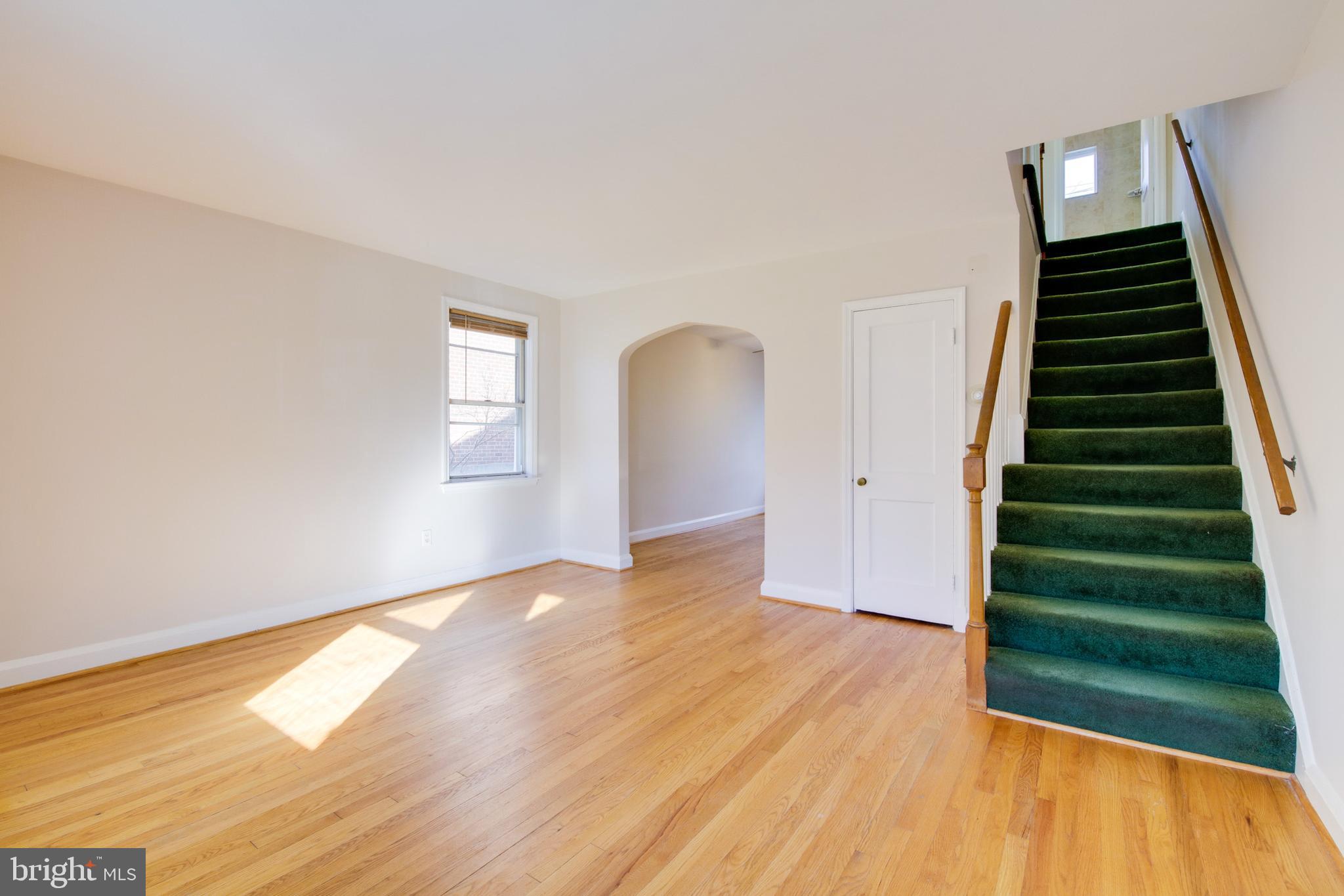 1050 Elm Road Baltimore, MD 21227 - Photo 5 of 32