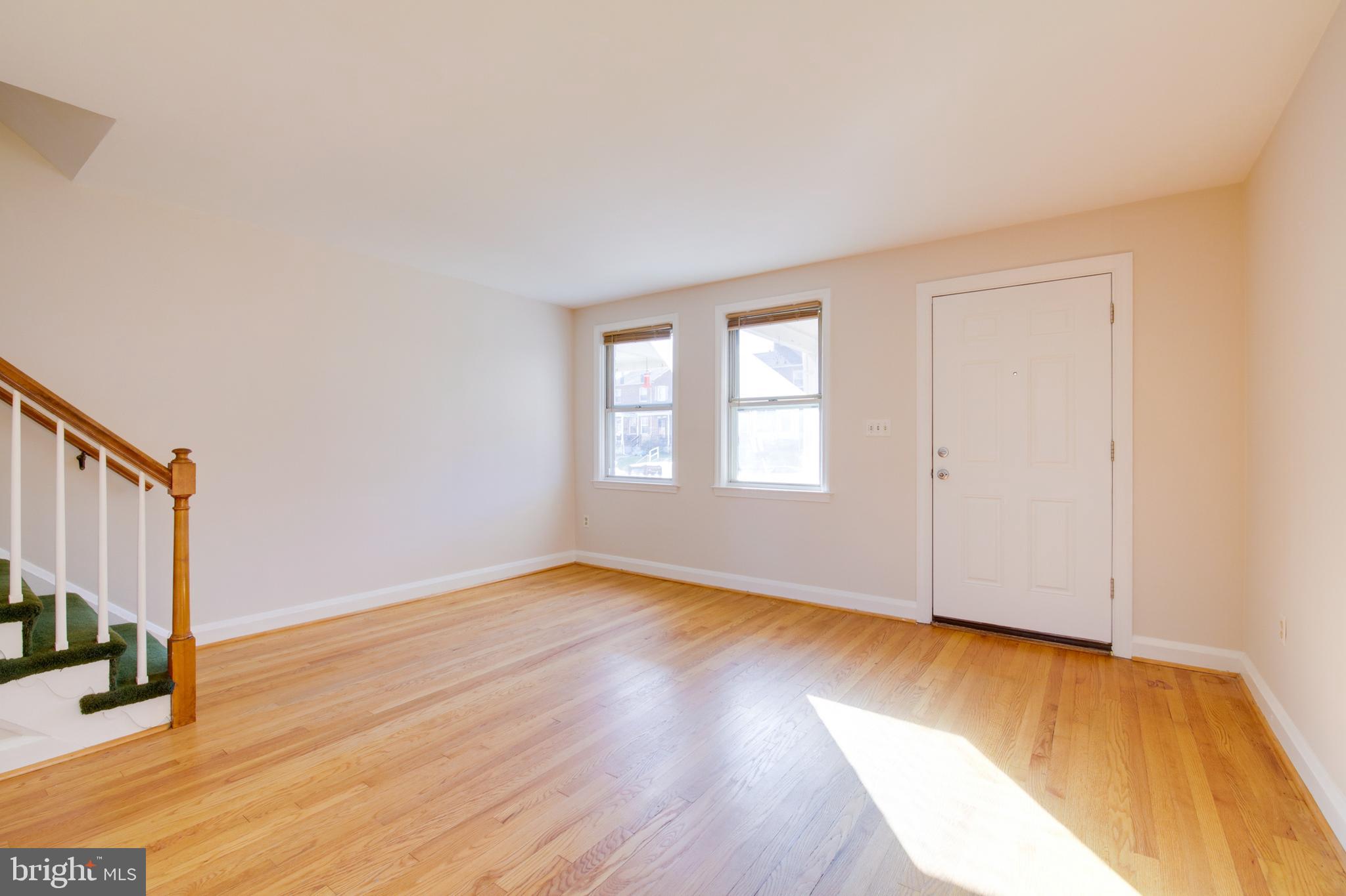 1050 Elm Road Baltimore, MD 21227 - Photo 7 of 32