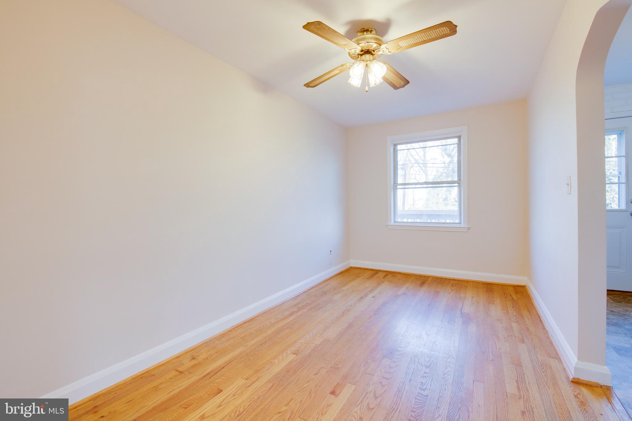 1050 Elm Road Baltimore, MD 21227 - Photo 8 of 32