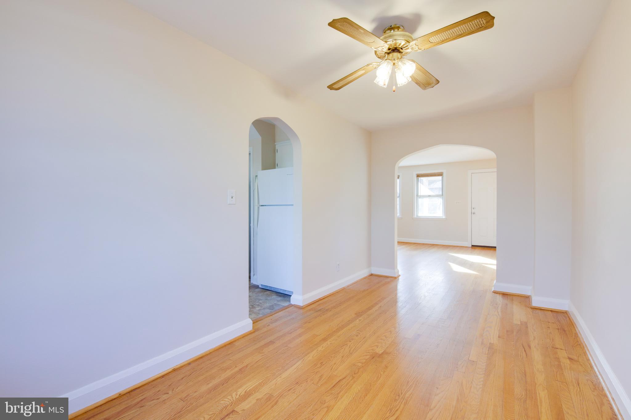 1050 Elm Road Baltimore, MD 21227 - Photo 9 of 32