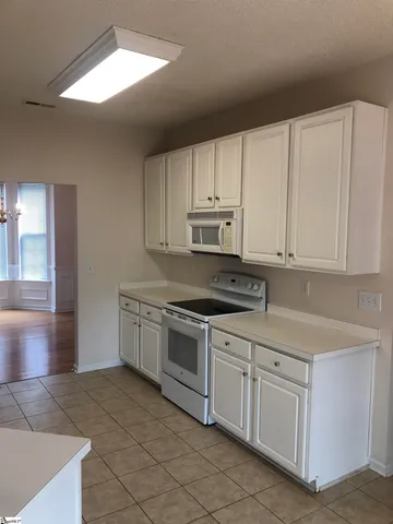 $1,895 | 102 Saybrook Road, Simpsonville, SC 29681