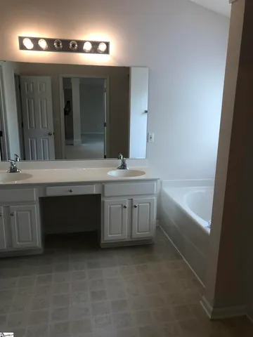 $1,895 | 102 Saybrook Road, Simpsonville, SC 29681