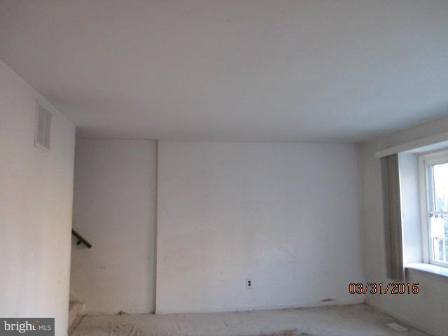 9739 Whiskey Run Laurel, MD 20723 - Photo 4 of 6 Living Room