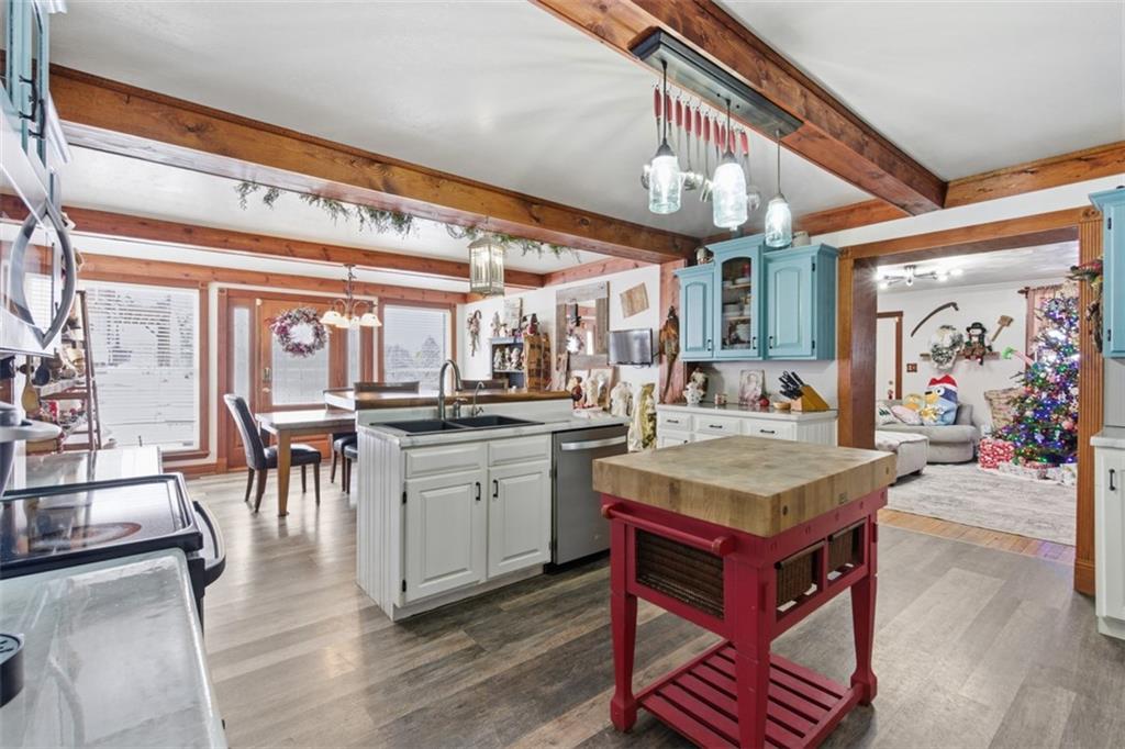 2976 Henderson Road Washington, PA 15301 - Photo 14 of 50 a kitchen with a stove and a table