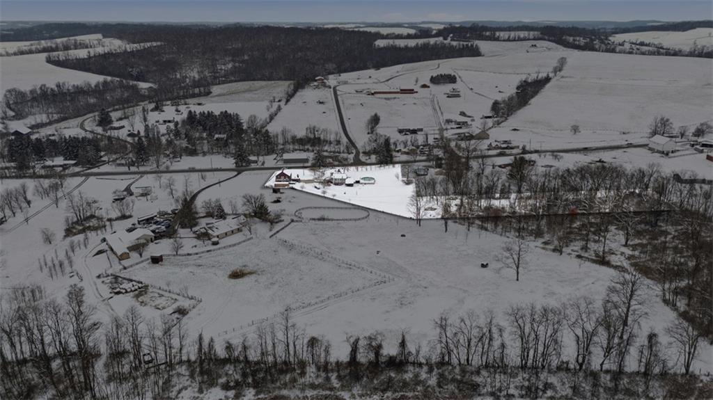2976 Henderson Road Washington, PA 15301 - Photo 47 of 50 a view of outdoor space with seating area