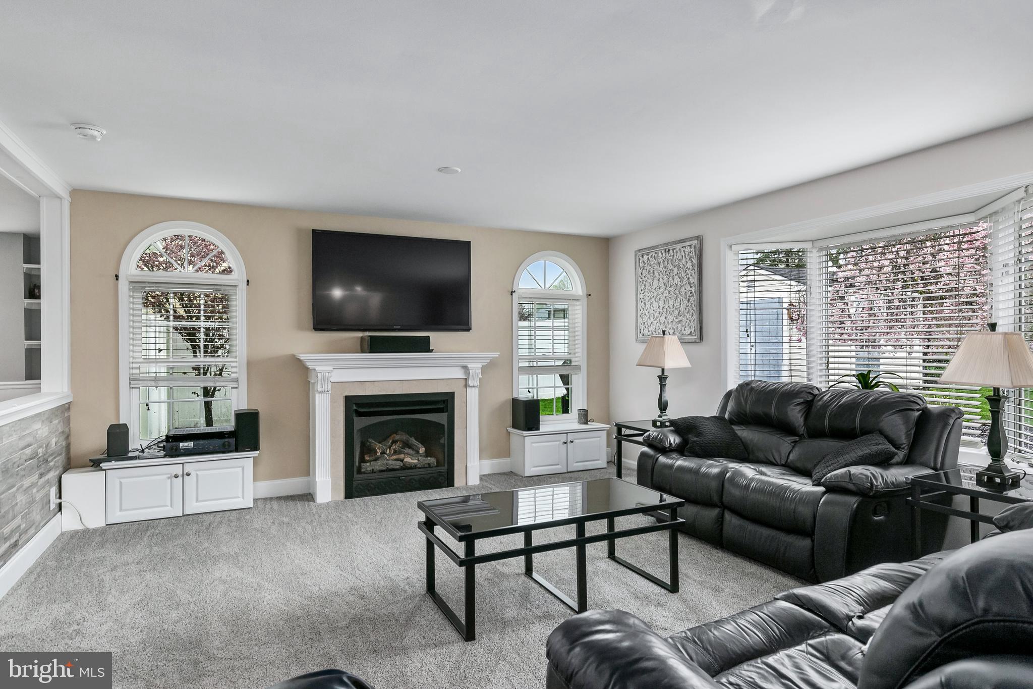 141 Red Stone Ridge Delran, NJ 08075 - Photo 11 of 28 Family Room