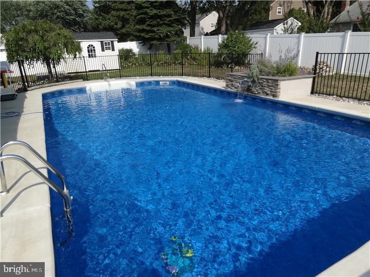 141 Red Stone Ridge Delran, NJ 08075 - Photo 28 of 28 *Old listing photo.