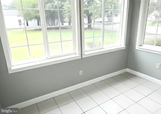 a view of empty room with window