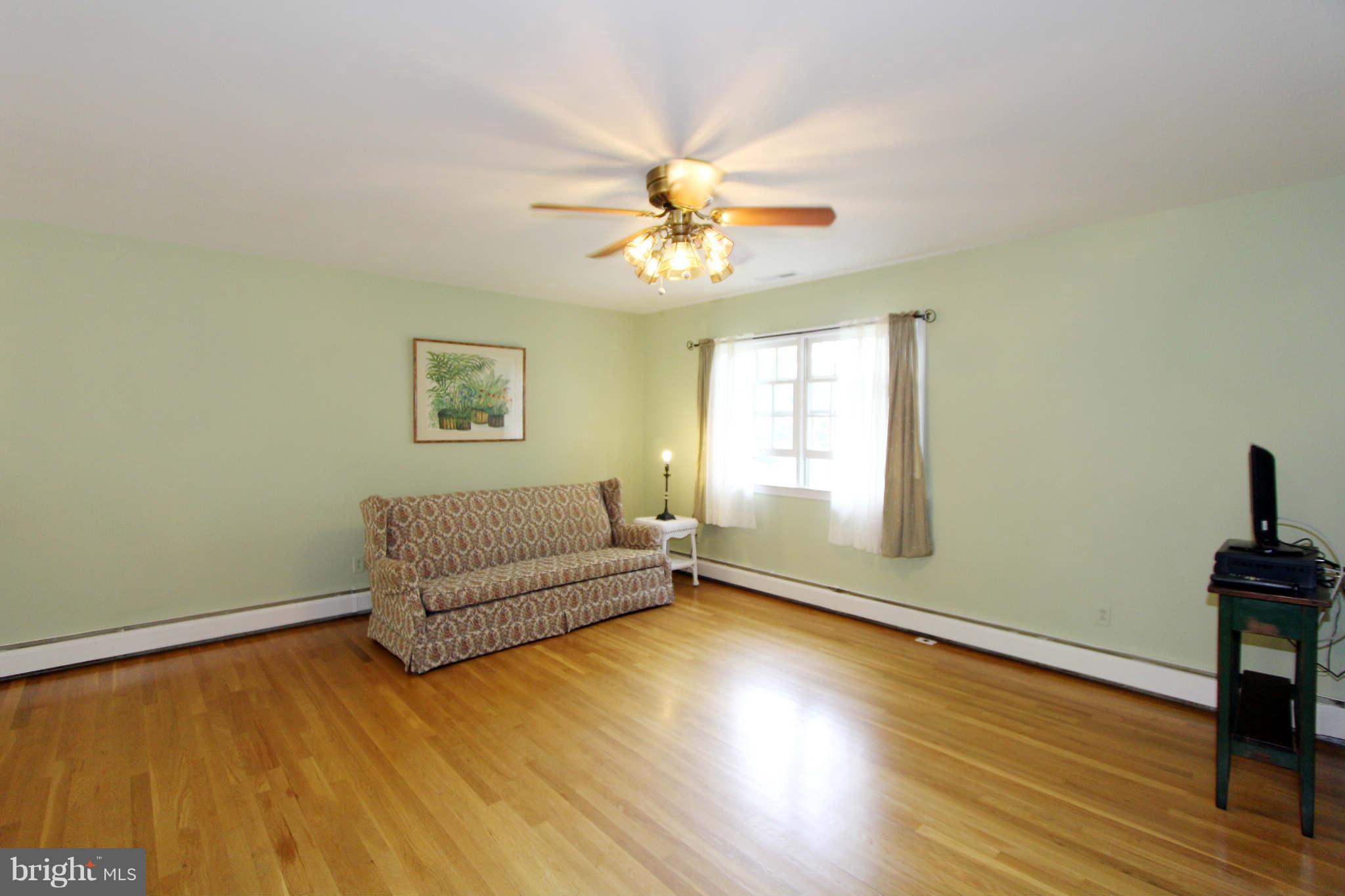 712 Harrington Road Rockville, MD 20852 - Photo 16 of 30 Living Room 1