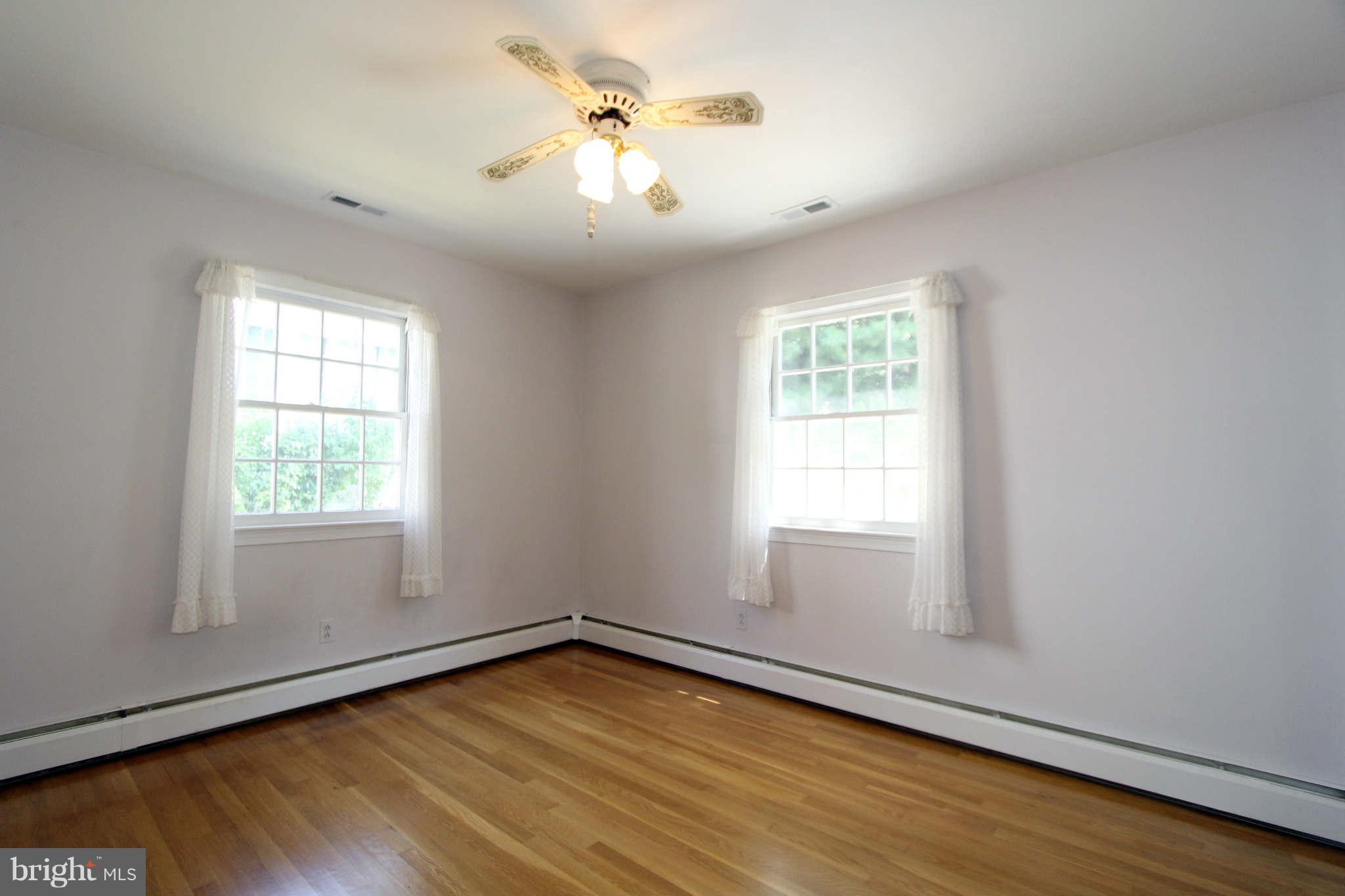 712 Harrington Road Rockville, MD 20852 - Photo 20 of 30 Bedroom (Master)