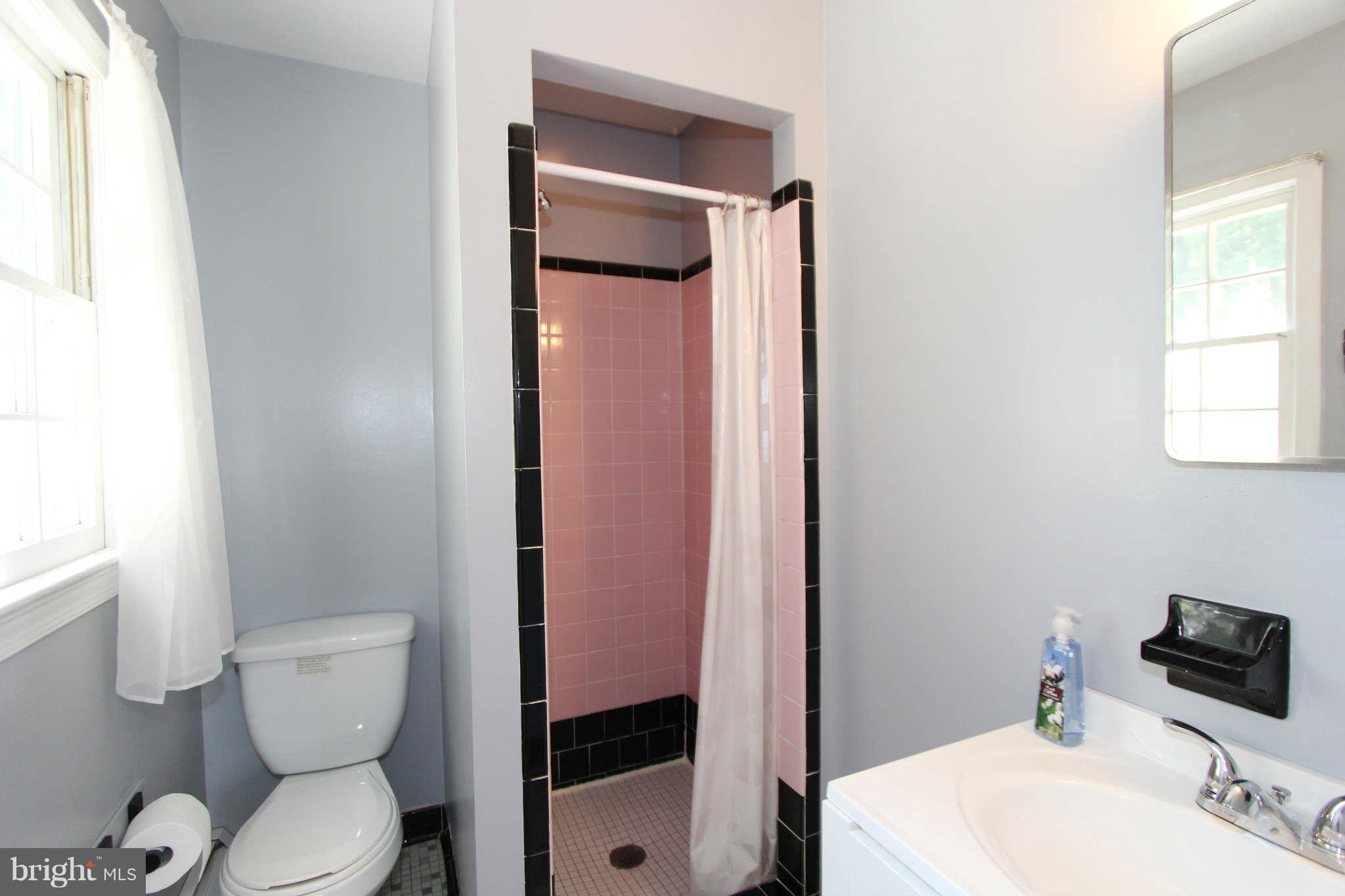 712 Harrington Road Rockville, MD 20852 - Photo 21 of 30 Bath (Master)
