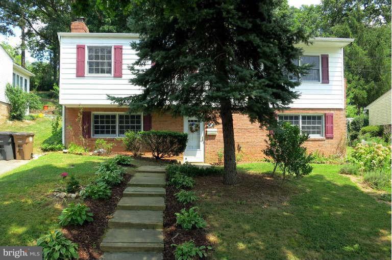 712 Harrington Road Rockville, MD 20852 - Photo 30 of 30 Exterior (Front)
