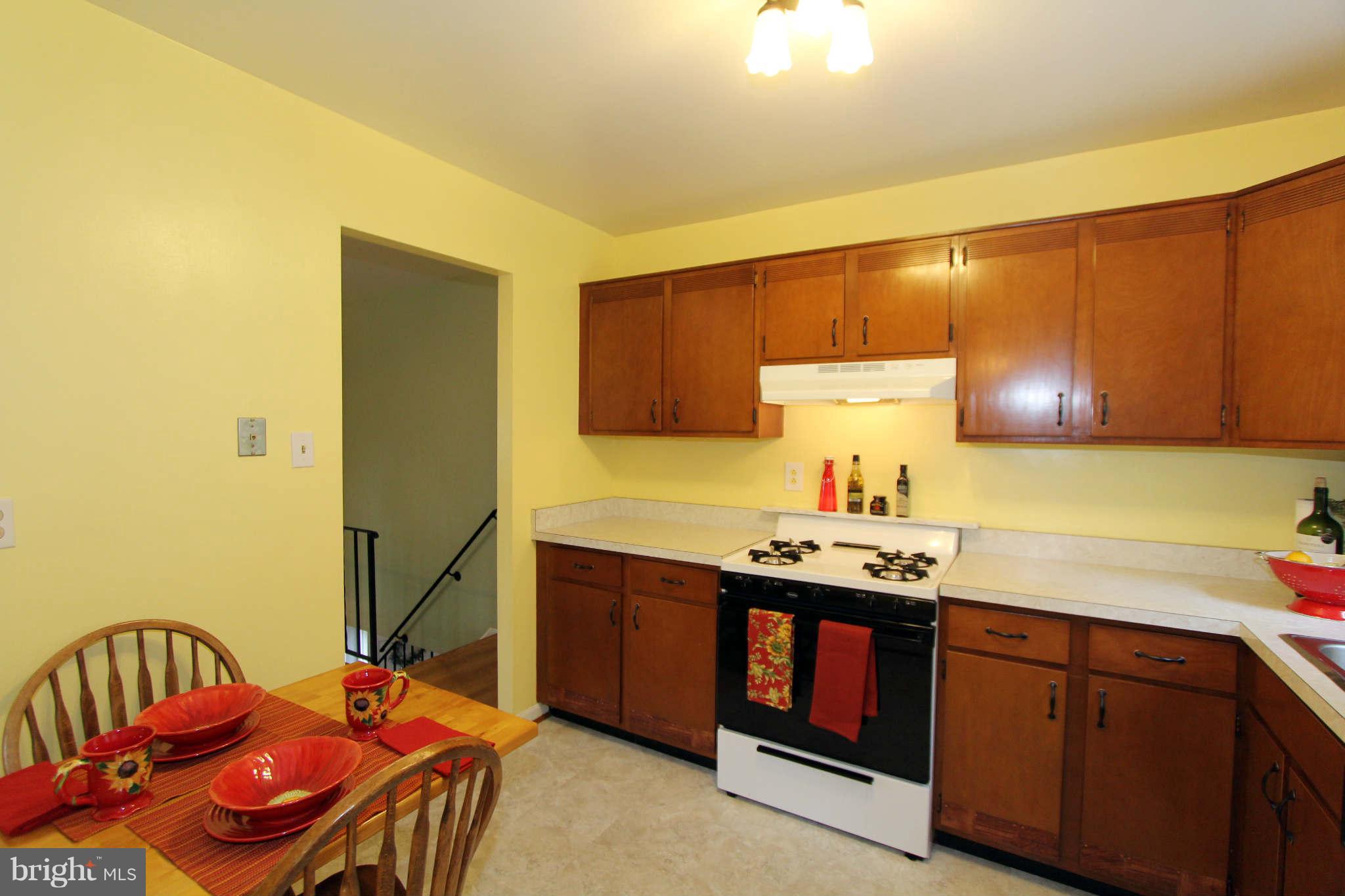 712 Harrington Road Rockville, MD 20852 - Photo 10 of 30 Kitchen 3