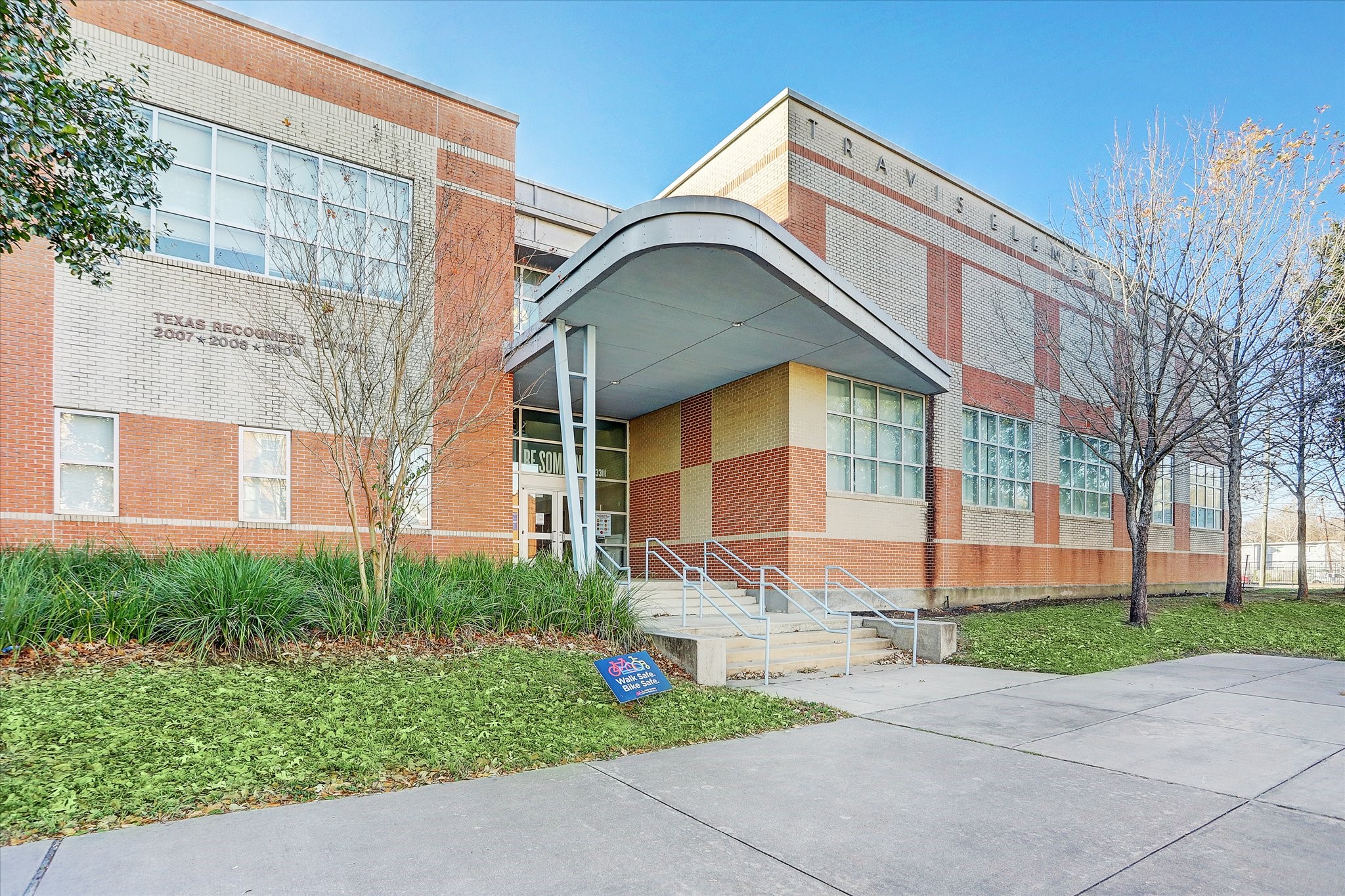 3102 Eunice Street Houston, TX 77009 - Photo 28 of 29 a front view of a building