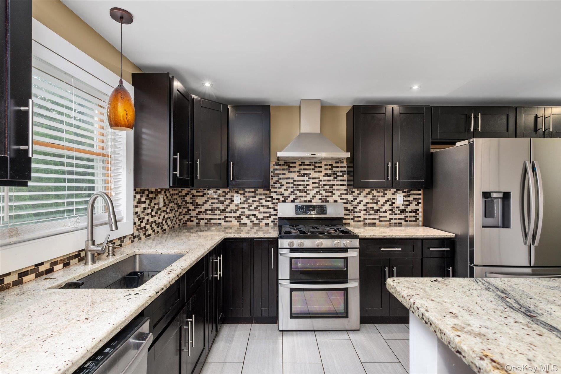 234 Foxhurst Road Oceanside, NY 11572 - Photo 9 of 29 Gallery Image 9