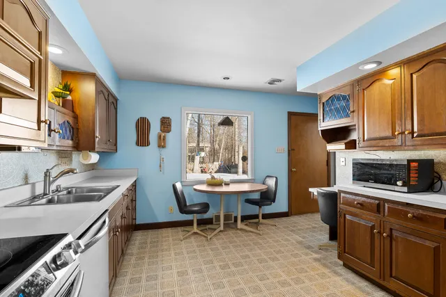 $259,900 | 2112 Markham Street, Manitowoc, WI 54220