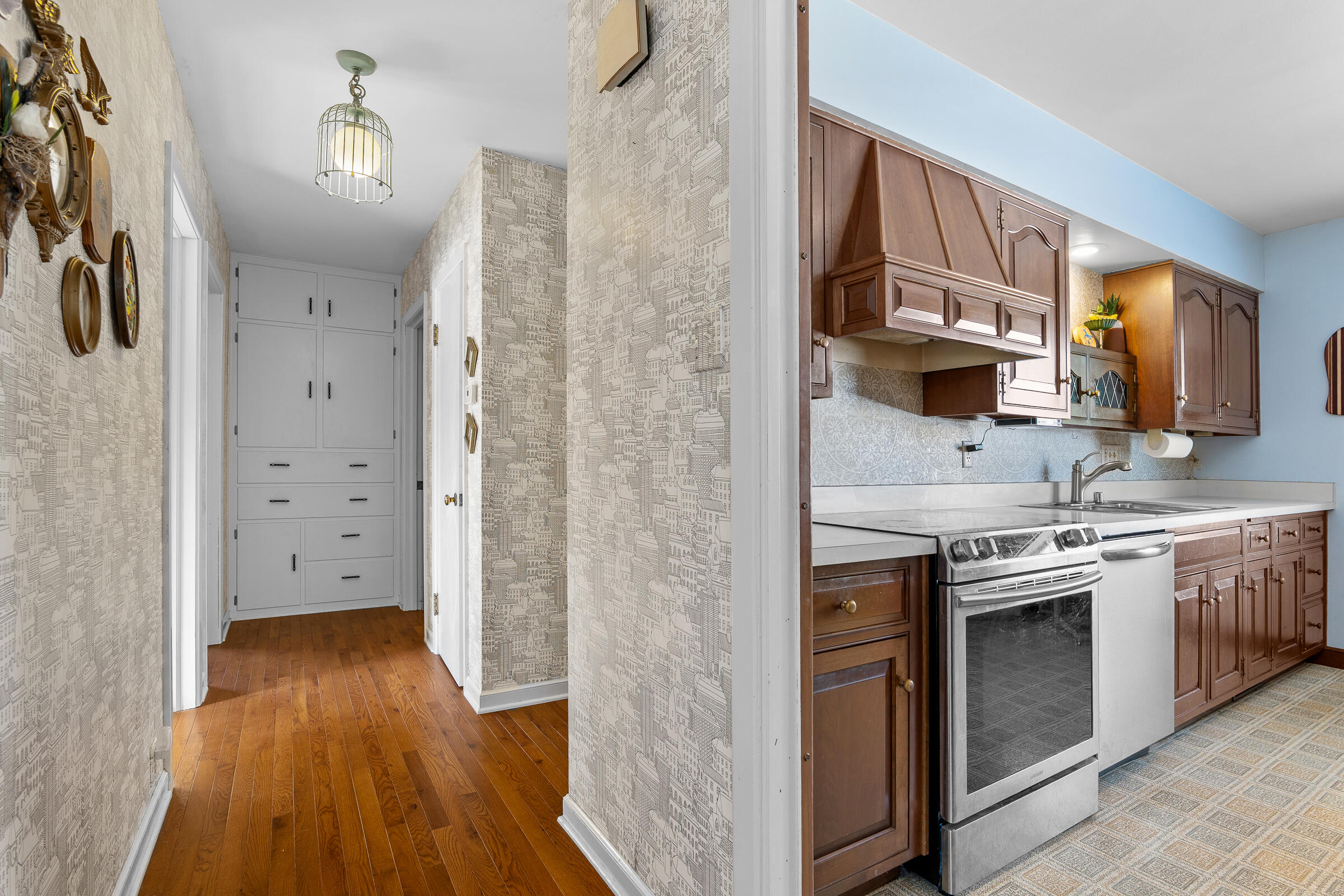 2112 Markham Street Manitowoc, WI 54220 - Photo 31 of 52 2112MarkhamSt-21