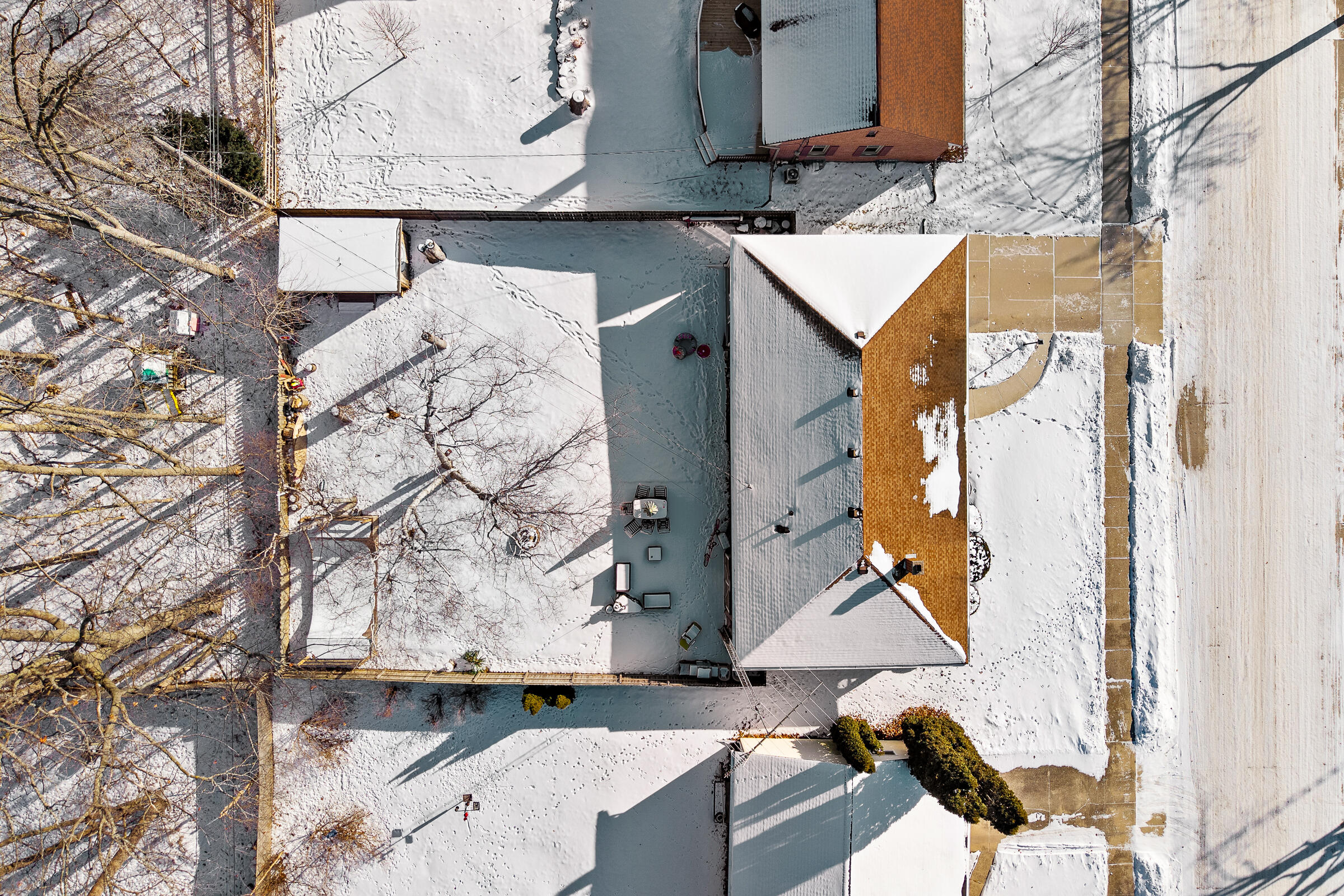 2112 Markham Street Manitowoc, WI 54220 - Photo 42 of 52 2112MarkhamSt-49