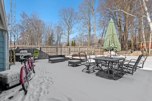 $259,900 | 2112 Markham Street, Manitowoc, WI 54220