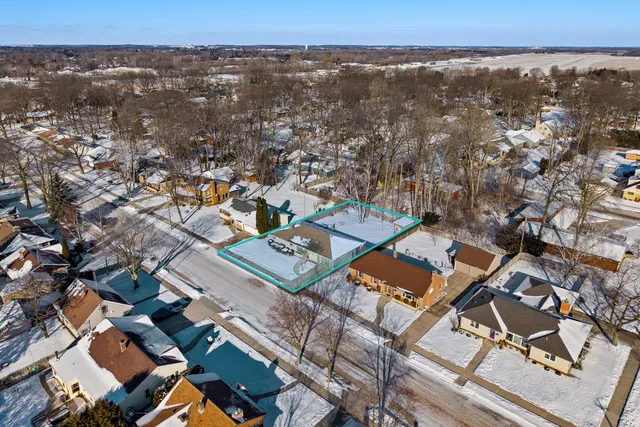 $259,900 | 2112 Markham Street, Manitowoc, WI 54220