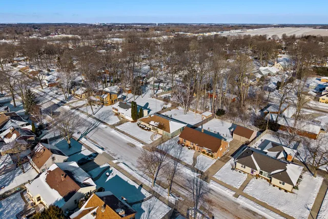 $259,900 | 2112 Markham Street, Manitowoc, WI 54220