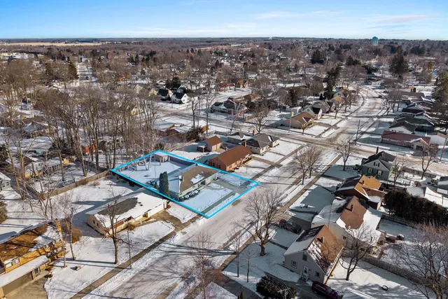 $259,900 | 2112 Markham Street, Manitowoc, WI 54220