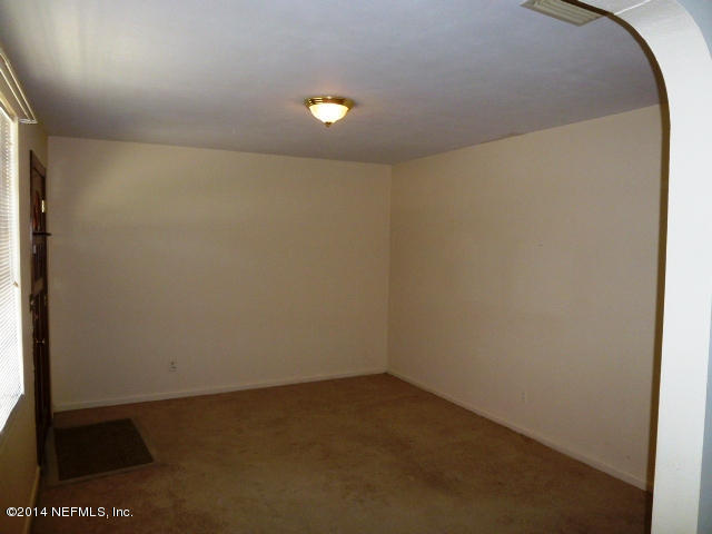 5718 Spring Park Road Jacksonville, FL 32216 - Photo 11 of 16 Living Room