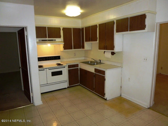 5718 Spring Park Road Jacksonville, FL 32216 - Photo 12 of 16 Kitchen