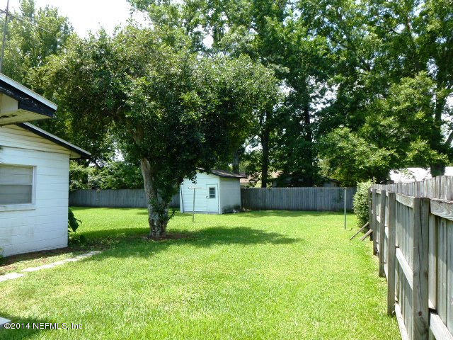 5718 Spring Park Road Jacksonville, FL 32216 - Photo 5 of 16 Backyard 1