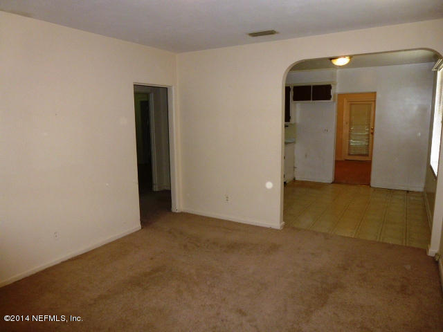 5718 Spring Park Road Jacksonville, FL 32216 - Photo 10 of 16 Entrance