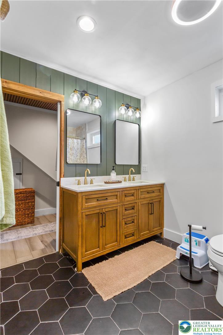 915 Magnolia Road Hellertown, PA 18055 - Photo 21 of 30
