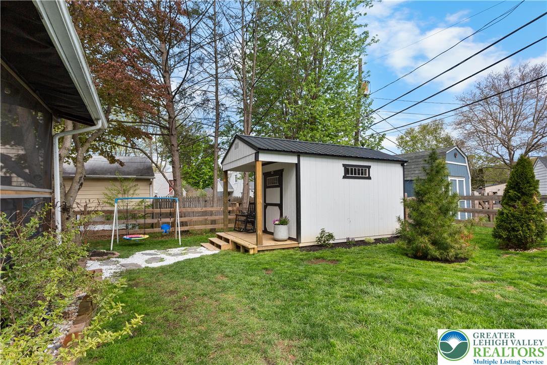 915 Magnolia Road Hellertown, PA 18055 - Photo 29 of 30