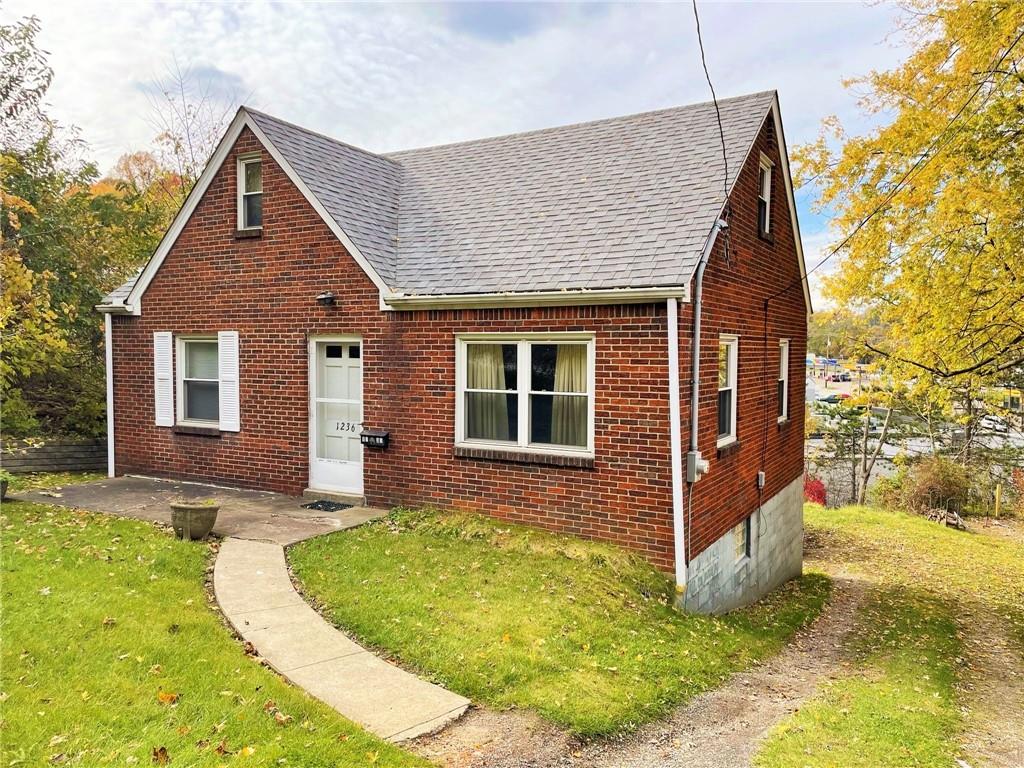 1236 Hamilton Road Pittsburgh, PA 15234 - Photo 1 of 22 Gallery Image 1