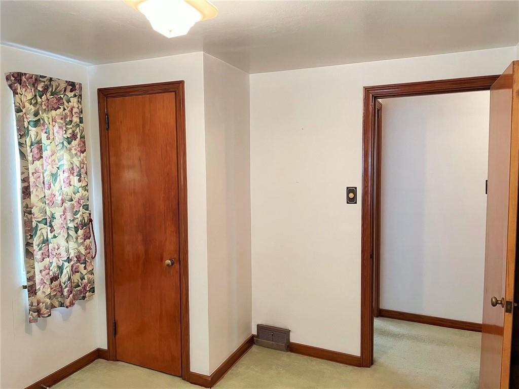 1236 Hamilton Road Pittsburgh, PA 15234 - Photo 11 of 22 Gallery Image 11