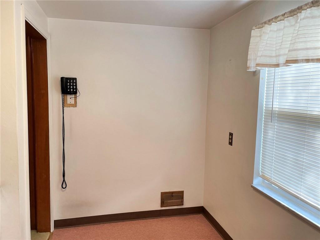1236 Hamilton Road Pittsburgh, PA 15234 - Photo 7 of 22 Gallery Image 7