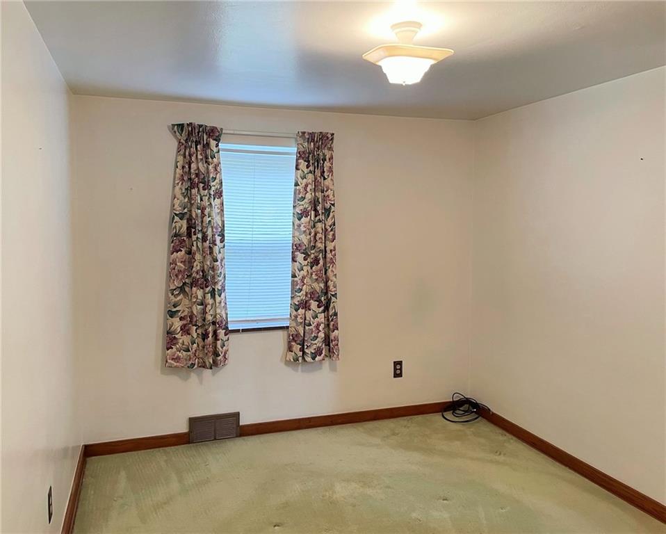 1236 Hamilton Road Pittsburgh, PA 15234 - Photo 10 of 22 Gallery Image 10