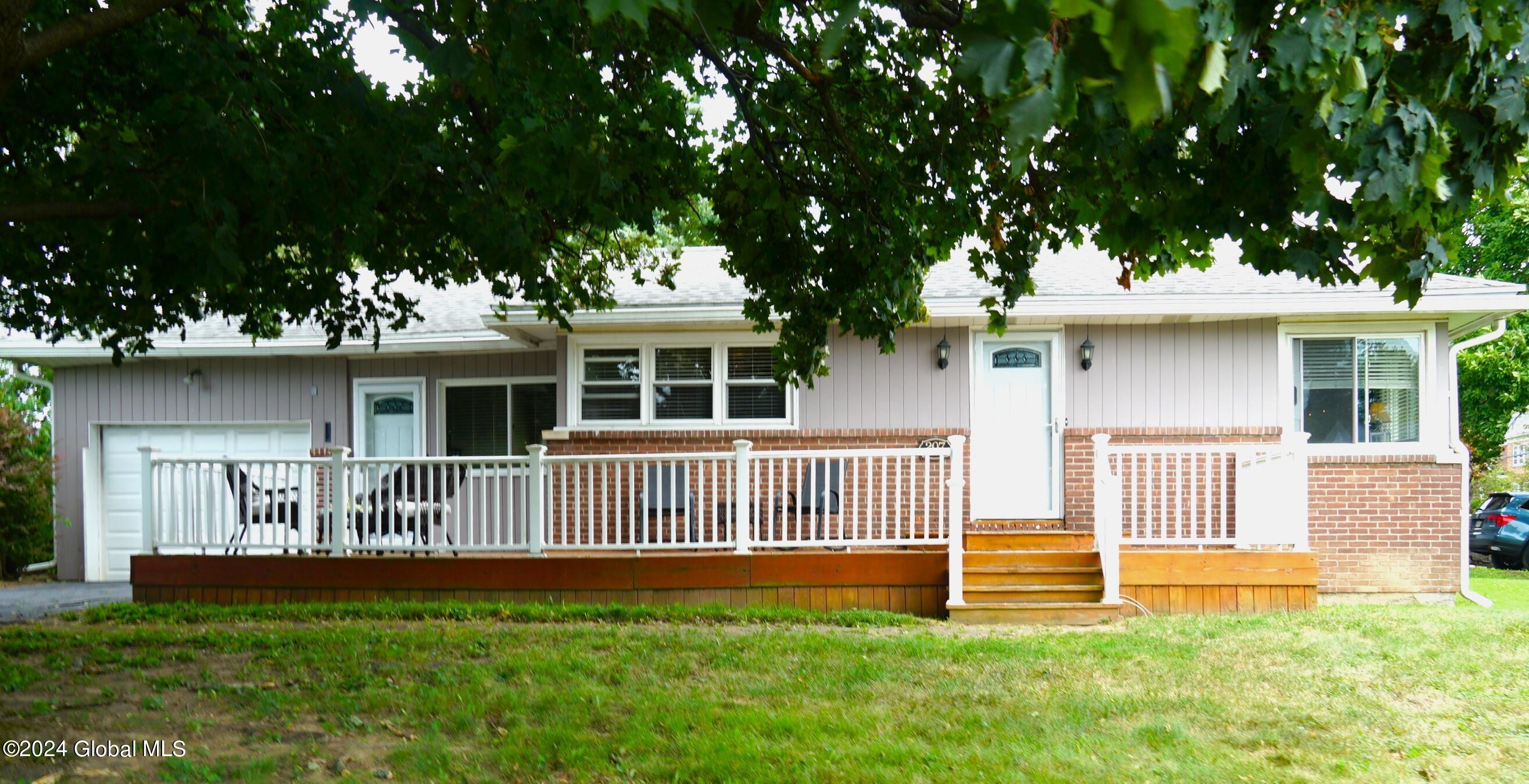 207 Hackett Boulevard Albany, NY 12208 - Photo 2 of 28 front1