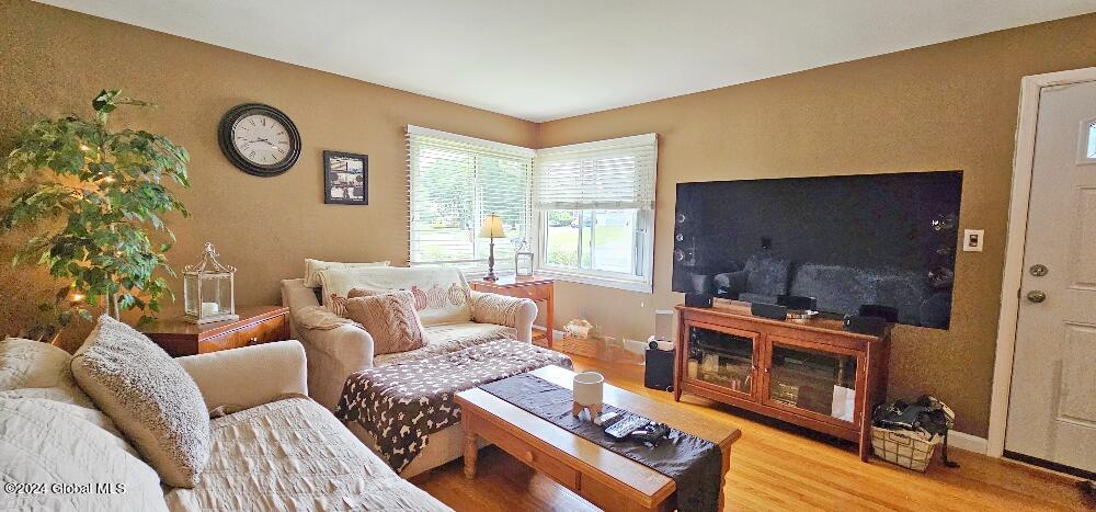 207 Hackett Boulevard Albany, NY 12208 - Photo 5 of 28 20240730_123006 - Copy_inPixio