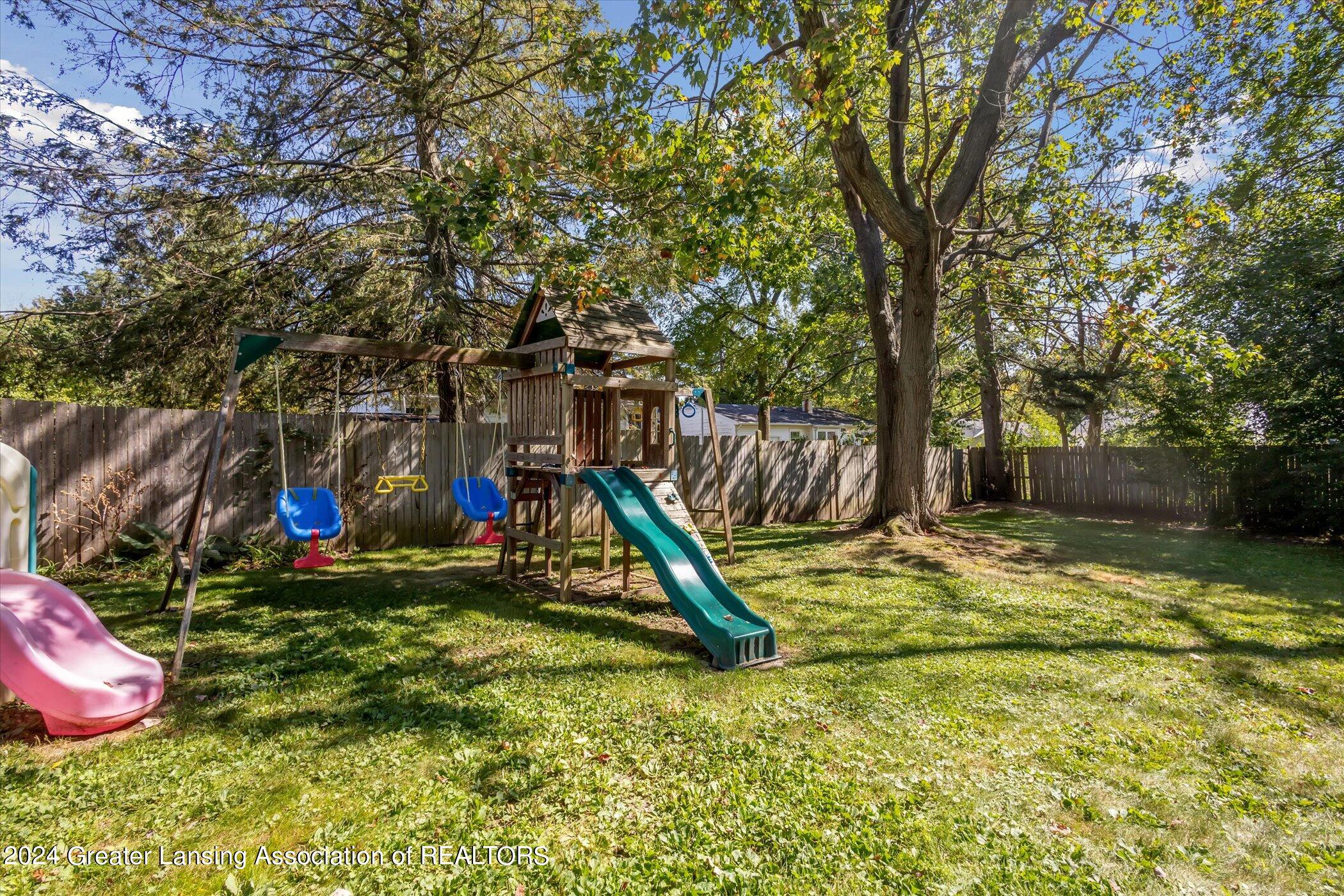 1560 Snyder Road East Lansing, MI 48823 - Photo 35 of 39 35-1560-Snyder-Rd-East-Lansing-MI-48823-