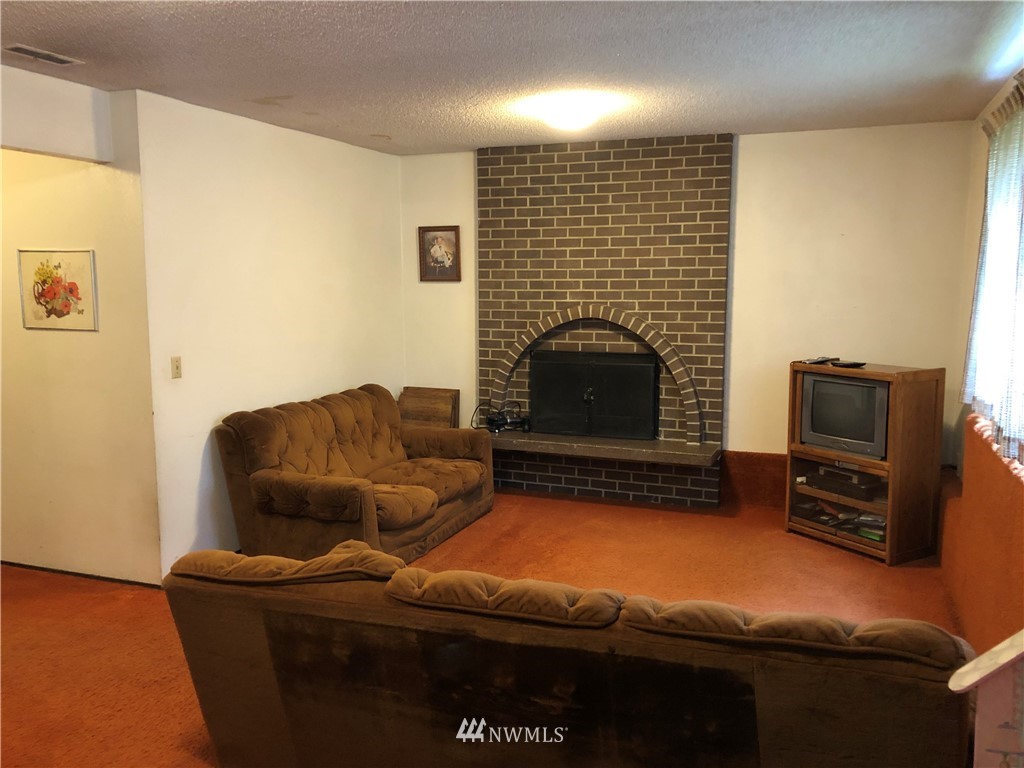 12610 Southeast 185th Place Renton, WA 98058 - Photo 11 of 26 Gallery Image 11