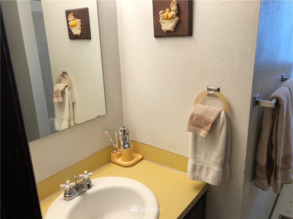 12610 Southeast 185th Place Renton, WA 98058 - Photo 14 of 26 Gallery Image 14