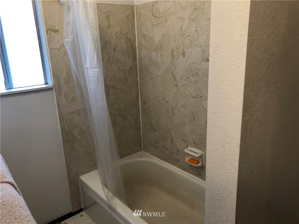 12610 Southeast 185th Place Renton, WA 98058 - Photo 15 of 26 Gallery Image 15