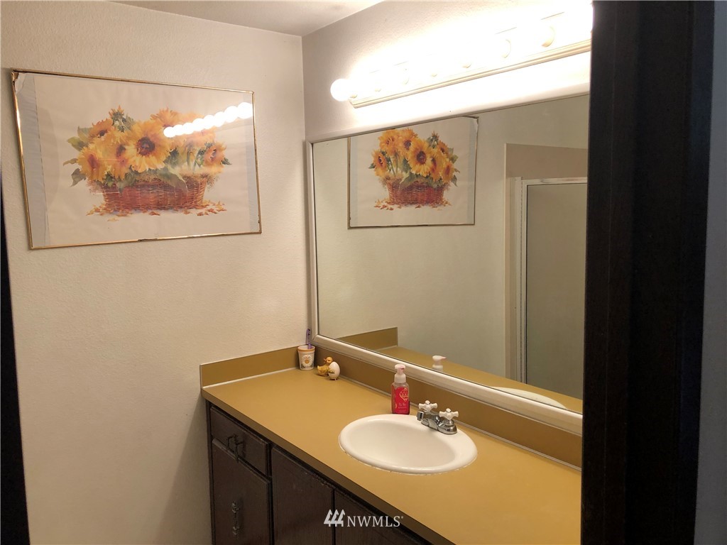 12610 Southeast 185th Place Renton, WA 98058 - Photo 17 of 26 Gallery Image 17