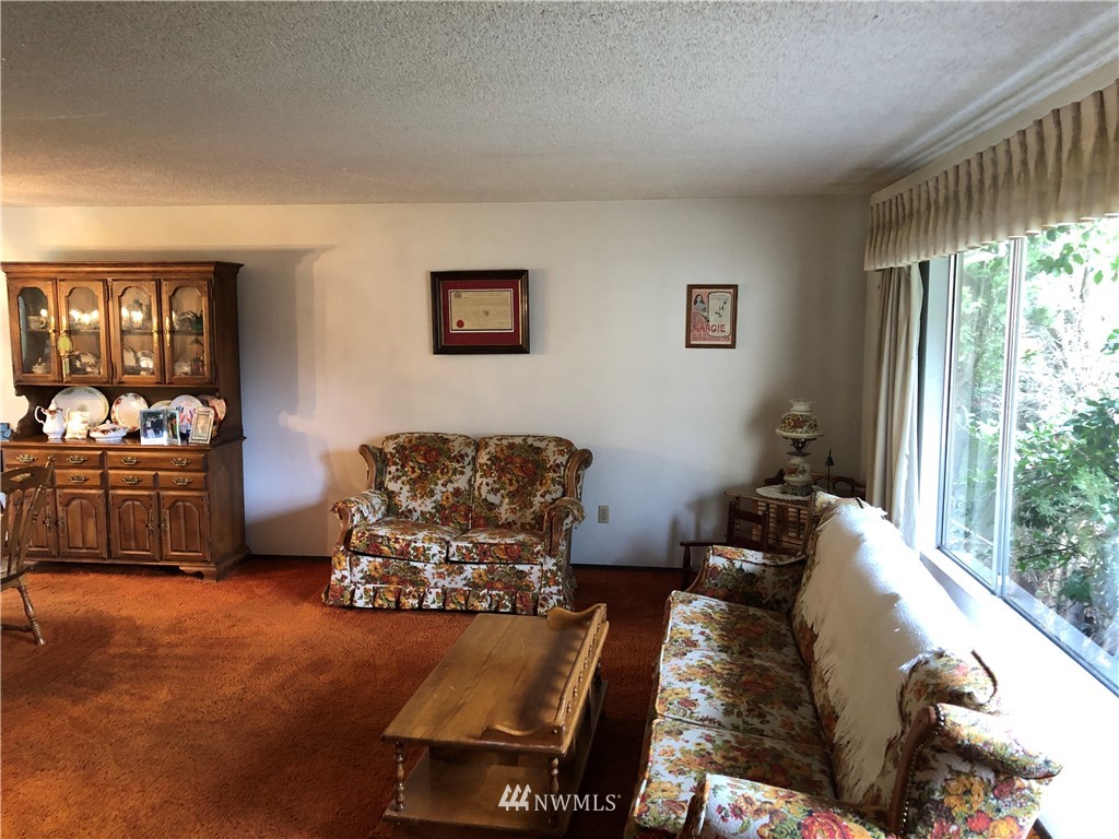 12610 Southeast 185th Place Renton, WA 98058 - Photo 3 of 26 Gallery Image 3